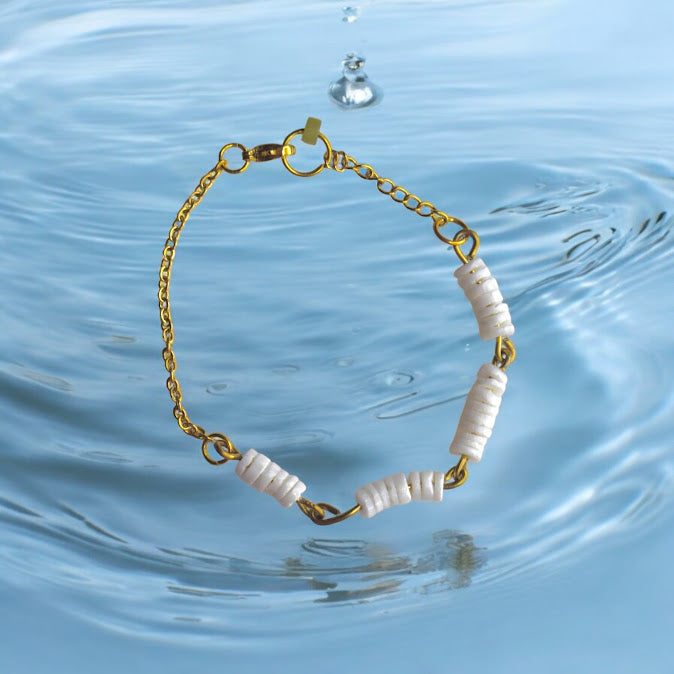 Seashell white bracelet