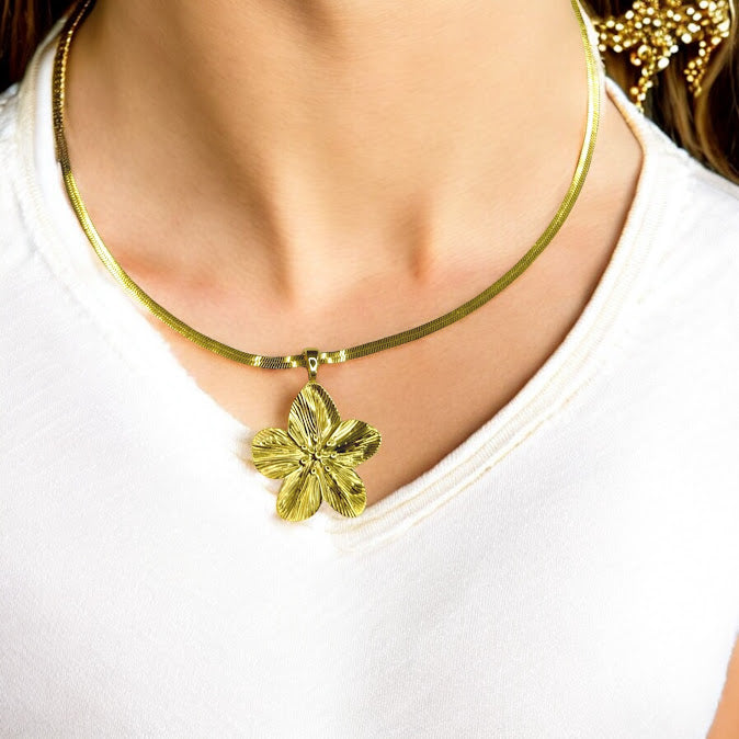 Gold flower necklace