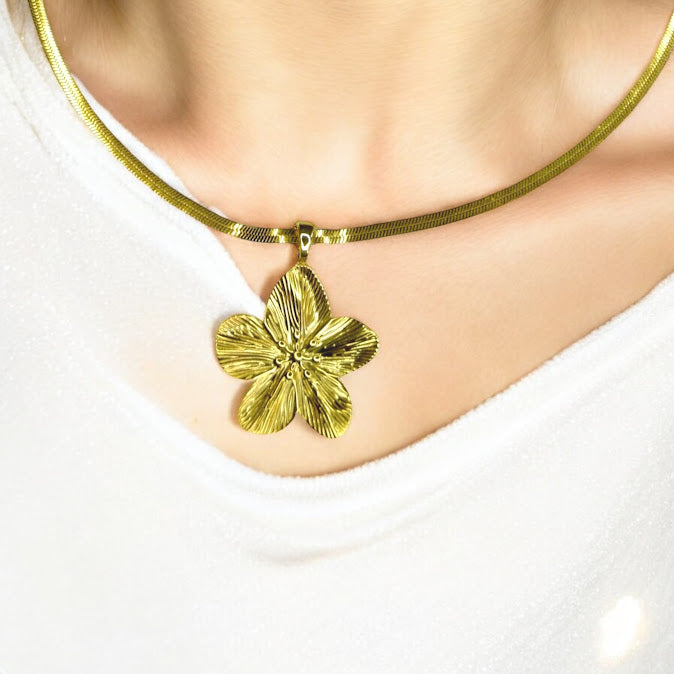 Gold flower necklace